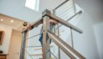 Jak zamontować balustradę na schodach